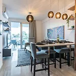 Sunshine 1-bedroom In *